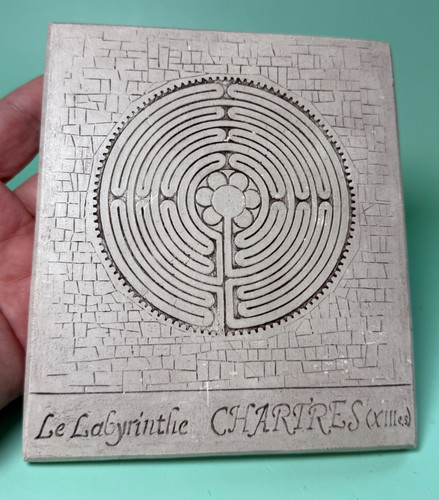 The labyrinth chartres - of,